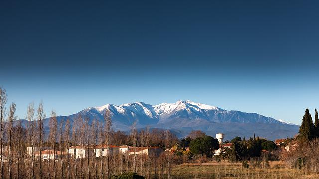le canigou pyrennees orientales perpignan par drone le canigou pyrennees orientales perpignan par drone